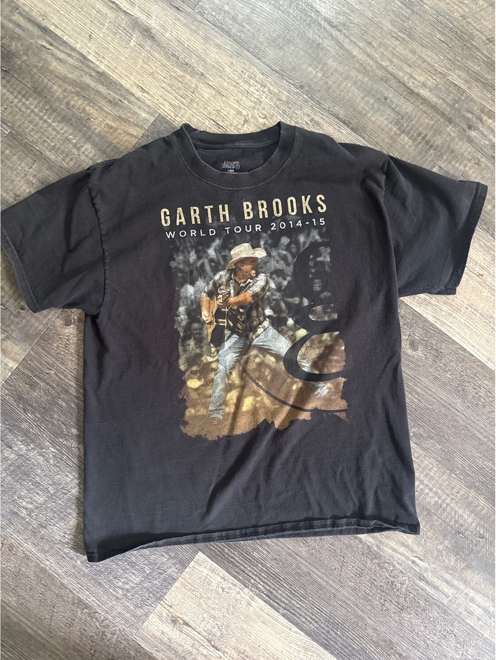 Garth Brooks vintage L World Tour 2014-15 Black Graphic T-Shirt Large